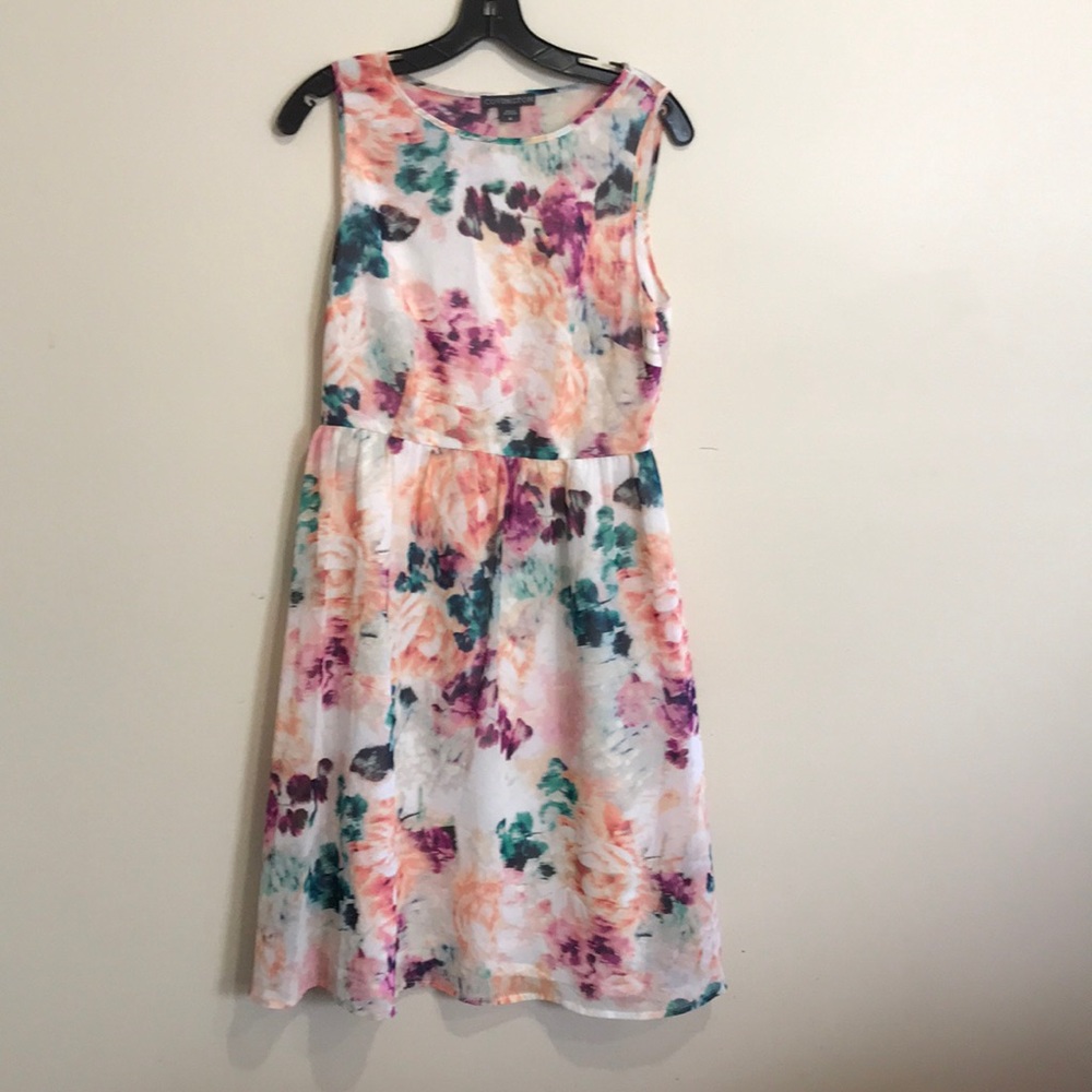 Women CONVINGTON”8”midi floral dress.Chic/NWOT💕💕